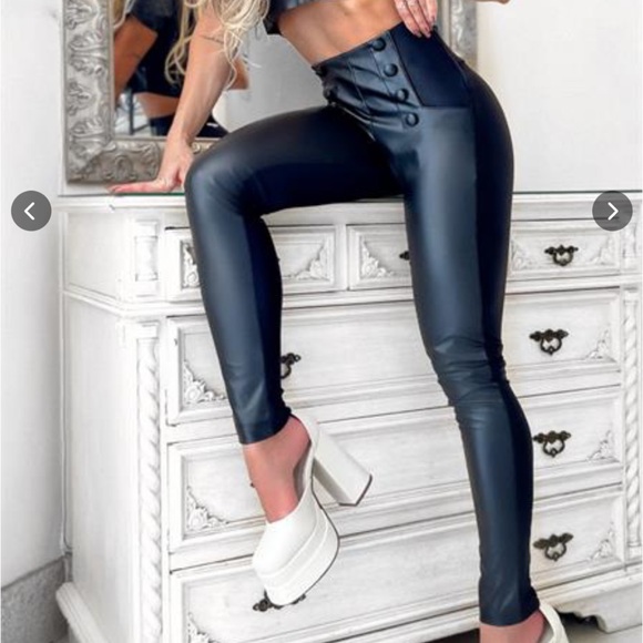 M -L BLACK LEATHER AND PRADA PANTS - REF 201 Brazilian imported - Picture 2 of 8